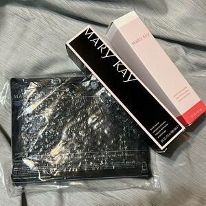 Mary Kay Bundle Great gift! Makeup mirror, brush cleaner AND Micellar water! NIP